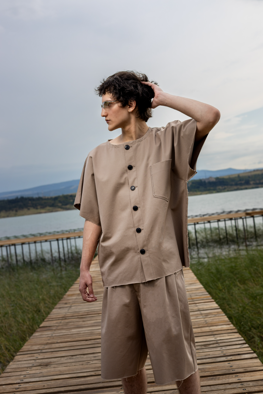 Short sleeve shirt