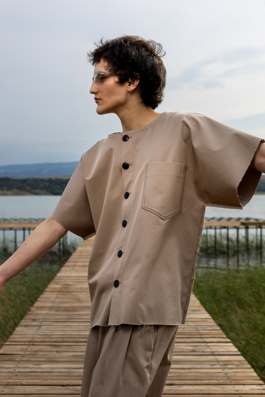 Short sleeve shirt